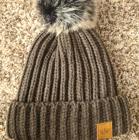 None Accessories - NWT Grey Winter Beanie with Faux Fur Pom